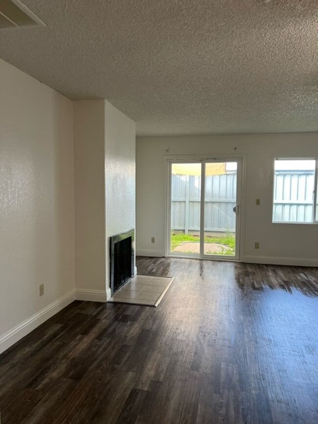 1509 Willow Ave in Clovis, CA - Building Photo - Building Photo