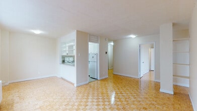 335 Cooper St. – The Carillon in Ottawa, ON - Building Photo - Building Photo