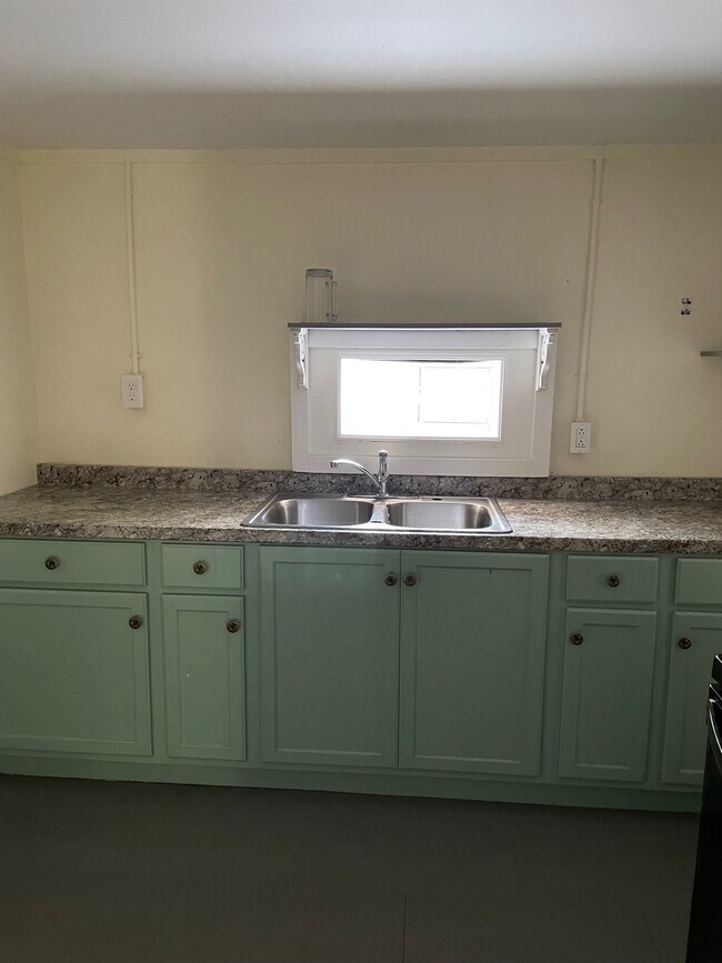 1143 S Virginia Ave, Unit MMI VA B in Mercedes, TX - Foto de edificio - Building Photo