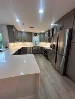 445 NE 1st St in Pompano Beach, FL - Building Photo