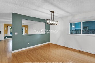 3911 SE 64th Ave in Portland, OR - Building Photo - Building Photo