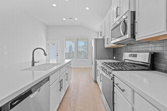 8504 McKamy Dr in Austin, TX - Building Photo - Building Photo