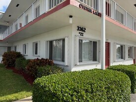 3362 Cynthia Ln in Lake Worth Beach, FL - Building Photo