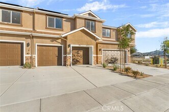 902 S Hert St in Colton, CA - Building Photo - Building Photo