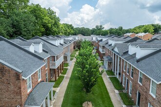 Canterbury Gardens in Starkville, MS - Foto de edificio - Building Photo