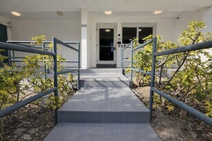 143 SW 9th St, Unit 310 in Miami, FL - Building Photo