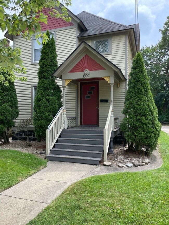 property at 607 Minor Ave