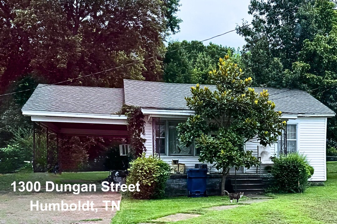 1300 Dungan St in Humboldt, TN - Building Photo