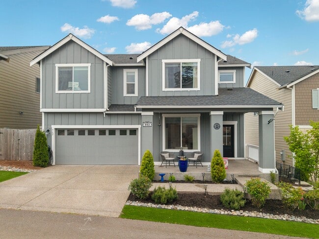 property at 962 Thrush Ct SE