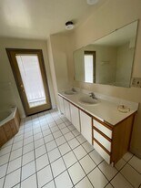 1522 Indianola Ave in Columbus, OH - Building Photo