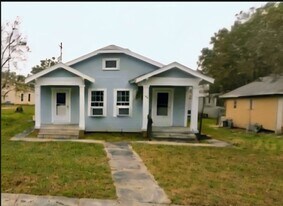 1834 10th St in Port Arthur, TX - Building Photo