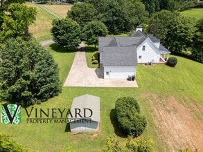 255 Henson Way in Canton, GA - Foto de edificio - Building Photo