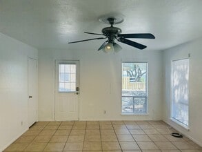 1008 Clayton Nolen Dr in Horseshoe Bay, TX - Building Photo - Building Photo