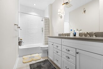 4 Aspen Dr in Cedar Grove, NJ - Building Photo - Building Photo