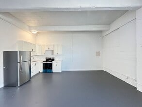 1341 58th Ave-Unit -11 in Oakland, CA - Building Photo - Building Photo