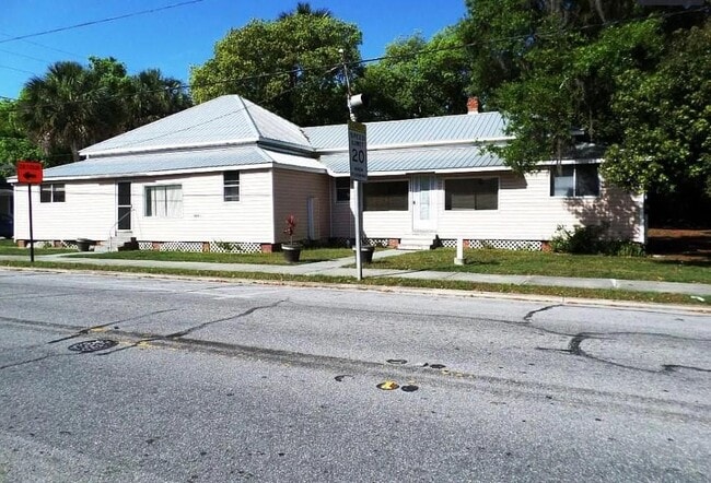 property at 20805 Chestnut St