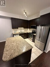 383 Prince of Wales Dr in Mississauga, ON - Building Photo - Building Photo