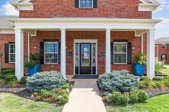 Traditions at Westmoore in Oklahoma City, OK - Building Photo - Building Photo