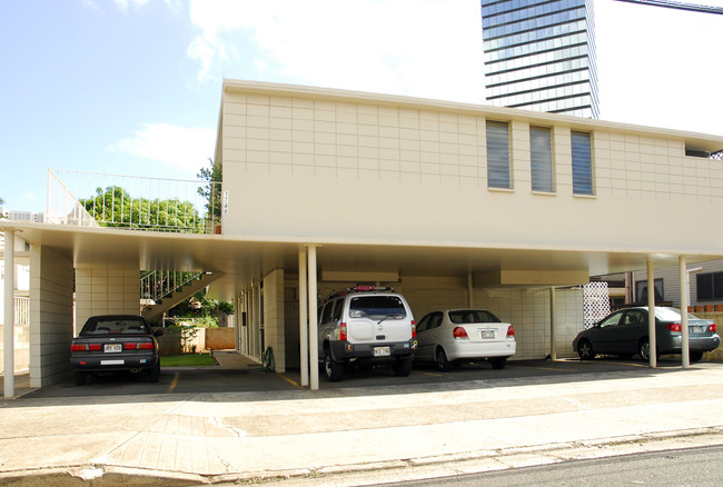 1749 Fern St in Honolulu, HI - Foto de edificio - Building Photo