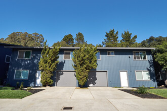 Aptos Apartments in Aptos, CA - Foto de edificio - Building Photo