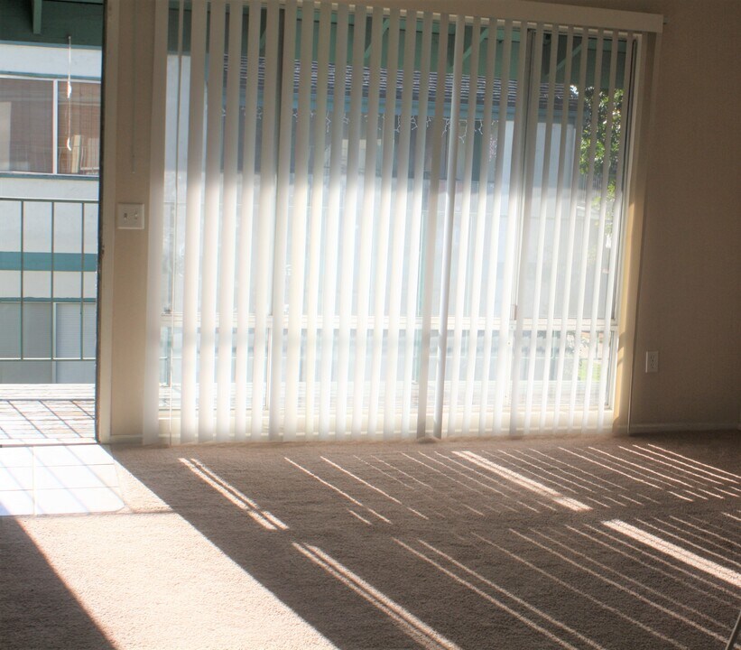 1817 E Grand Ave, Unit 40 in Escondido, CA - Building Photo