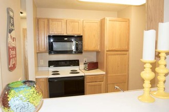 Deer Ridge Apartments in Sioux Falls, SD - Building Photo - Building Photo