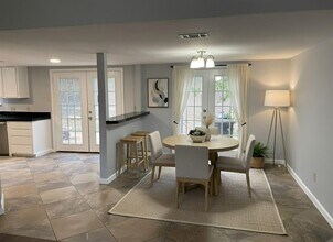 8402 Spring Valley Dr in Austin, TX - Building Photo - Building Photo