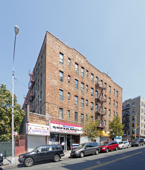 1105 Elder Ave in Bronx, NY - Foto de edificio