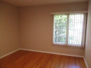 12436 Cumpston St in Valley Village, CA - Building Photo - Building Photo