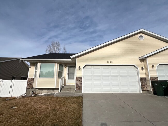property at 1518 Tyler Pl