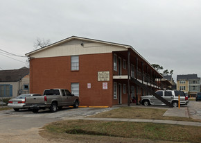 Twin Pines Apartments