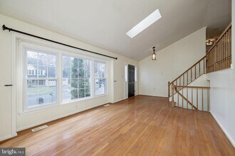 7710 Green Garland Dr in Springfield, VA - Building Photo - Building Photo