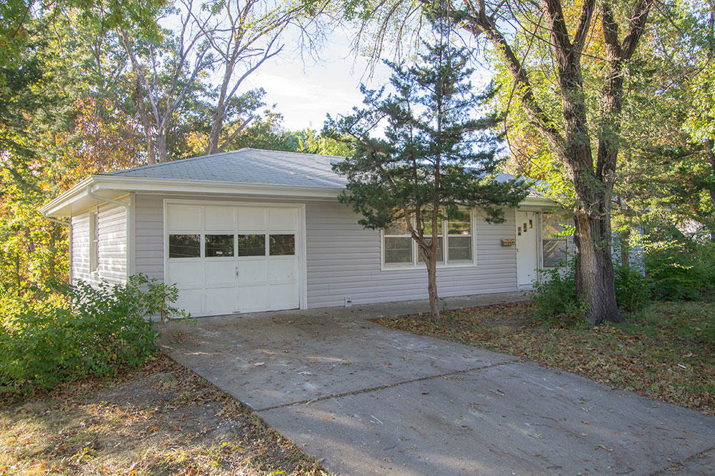 1207 White Oak Ln in Columbia, MO - Building Photo