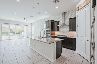 2037 East Charlotte Dr in Phoenix, AZ - Building Photo - Building Photo