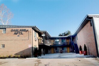 4811 Oakland St-Unit -08 in Houston, TX - Building Photo - Building Photo