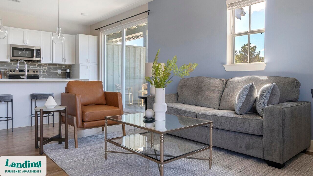 1000 Forestview Dr in Oakwood, GA - Foto de edificio