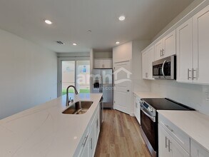 677 Crimson Flare Ct in Henderson, NV - Building Photo - Building Photo