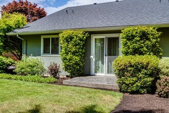 1866 Ridgley Blvd in Eugene, OR - Foto de edificio - Building Photo