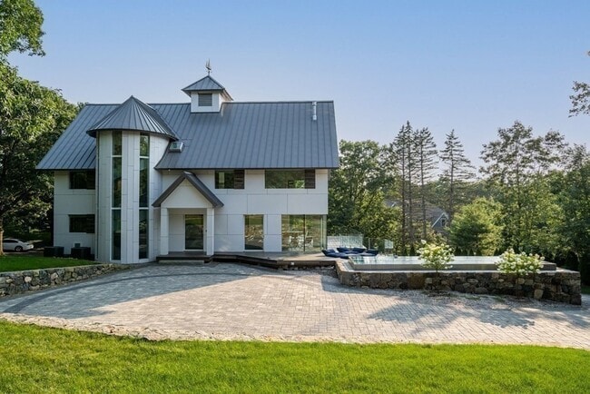 30 Whipple Rd in Lexington, MA - Building Photo - Building Photo