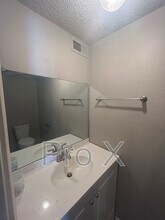 520 N Betty Jo Dr in Fayetteville, AR - Foto de edificio - Building Photo