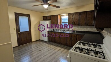 2123 Taylor in Springfield, MO - Foto de edificio - Building Photo