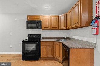 1709 Cecil B. Moore Ave in Philadelphia, PA - Building Photo - Building Photo