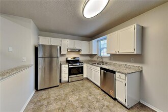 3979 Sharon Spgs in Powder Springs, GA - Building Photo - Building Photo