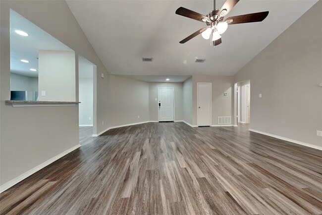 3318 Lockgate Dr in Spring, TX - Building Photo - Building Photo