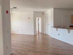 3707 Conroy Rd, Unit 1731 in Orlando, FL - Foto de edificio - Building Photo