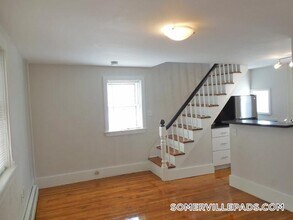 10 Smith Ave in Somerville, MA - Building Photo - Building Photo