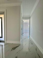 2826 Floral Rd in Lantana, FL - Building Photo - Building Photo
