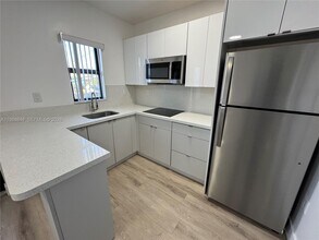 1971 NW 2nd Ct in Miami, FL - Foto de edificio - Building Photo