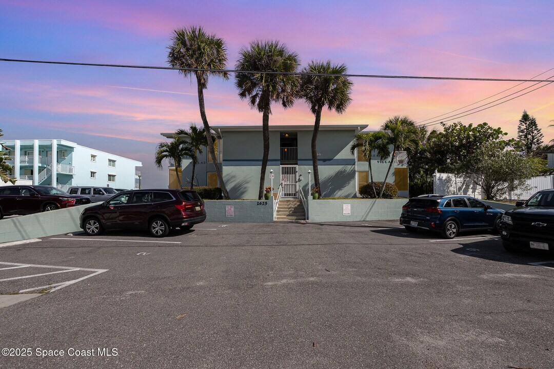 2625 S Atlantic Ave in Cocoa Beach, FL - Building Photo