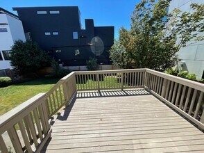 2637 NW 63rd St, Unit 1 in Seattle, WA - Building Photo - Building Photo